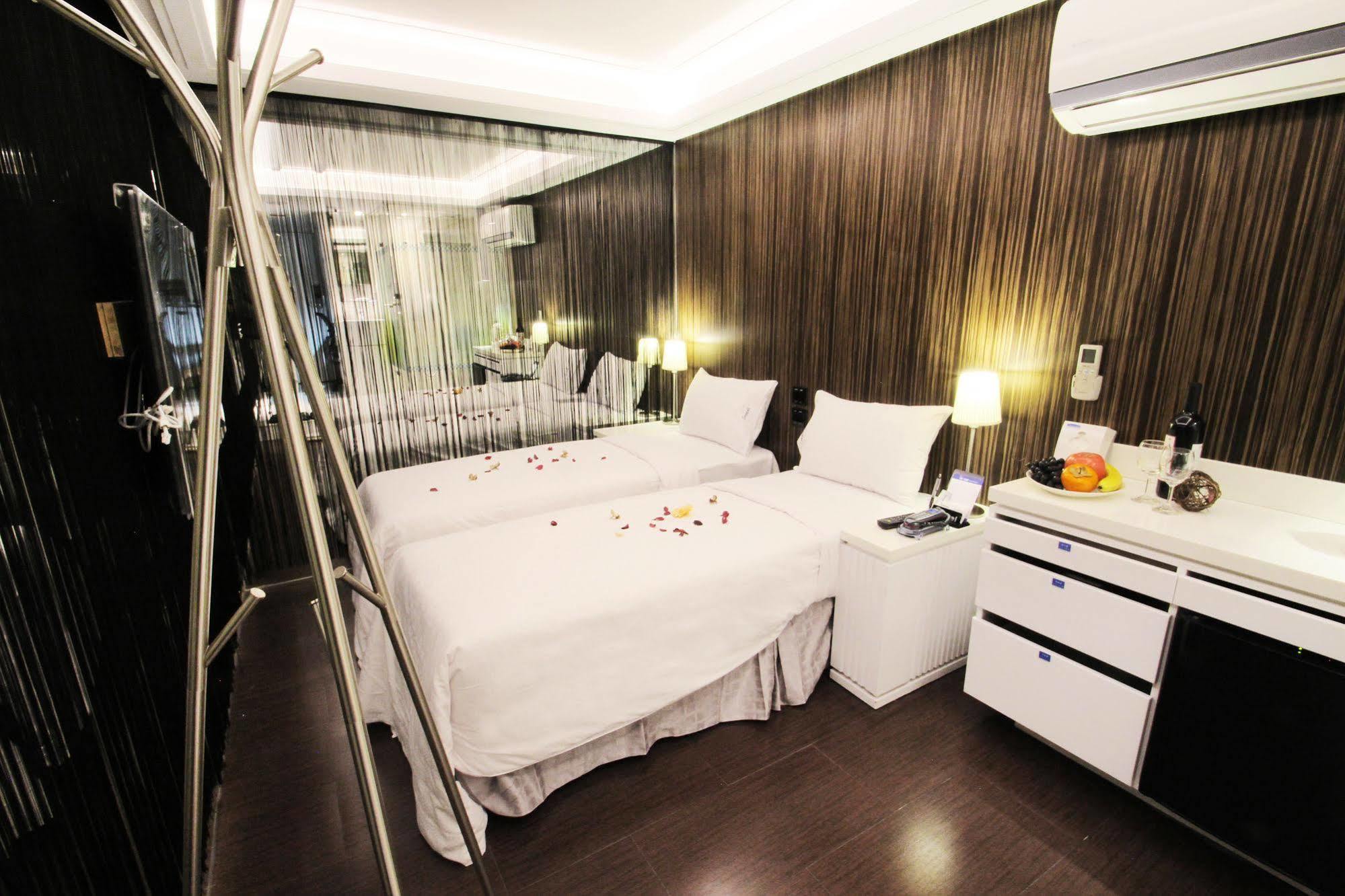 I Hotel - Taoyuan Extérieur photo